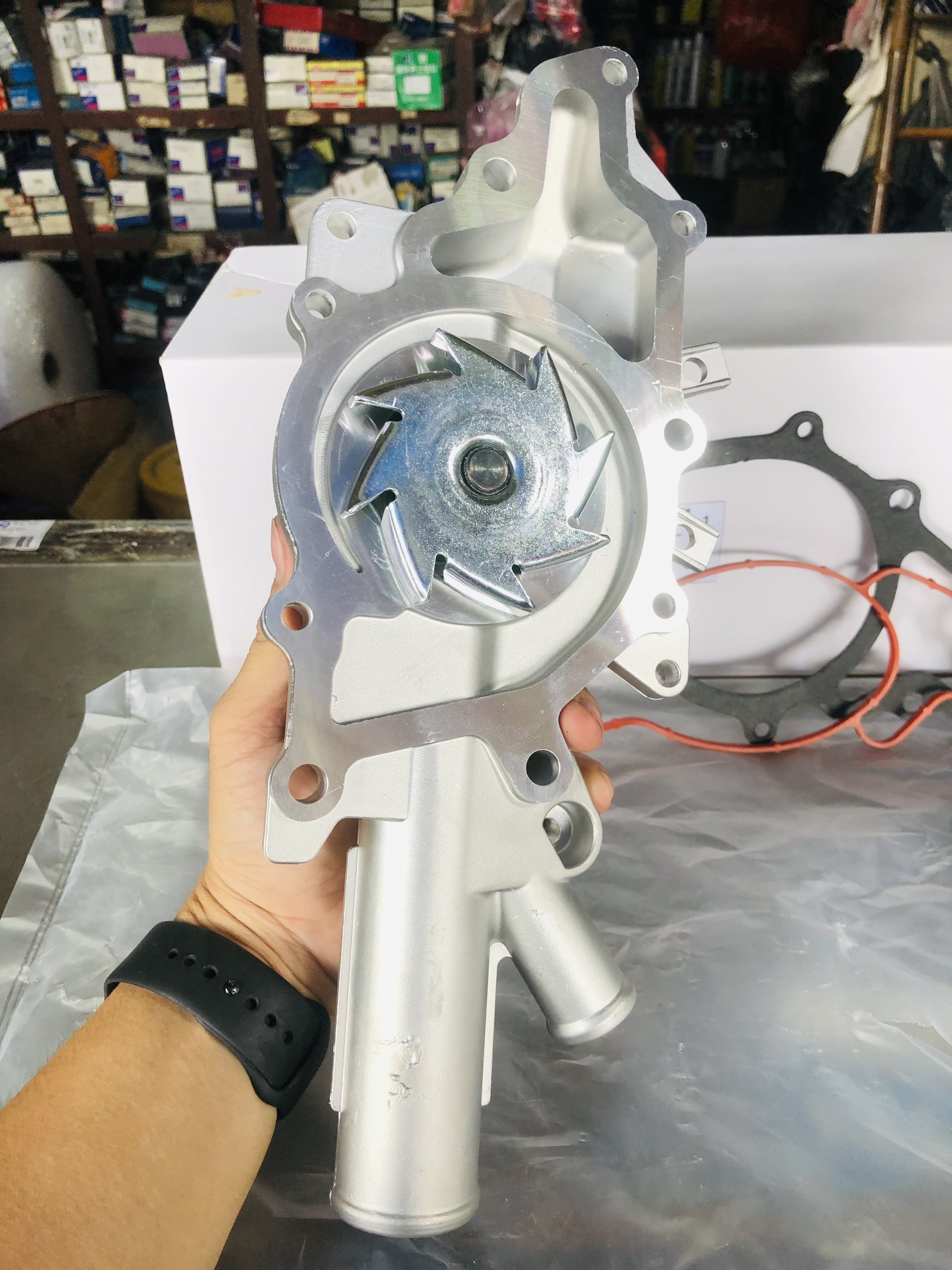 CỤM BƠM NƯỚC  (BƠM TRỘN) MERCEDES BENZ SPRINTER 16 CHỔ