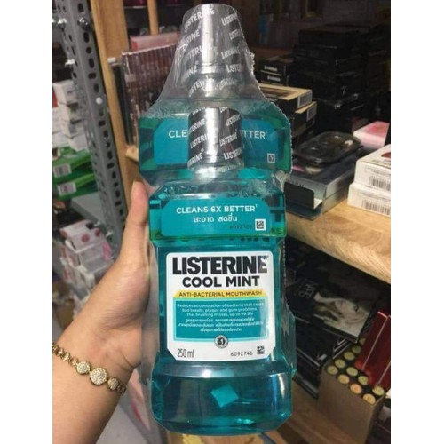 Combo 2 chai nước súc miệng LISTERINE - 750ml+250ml