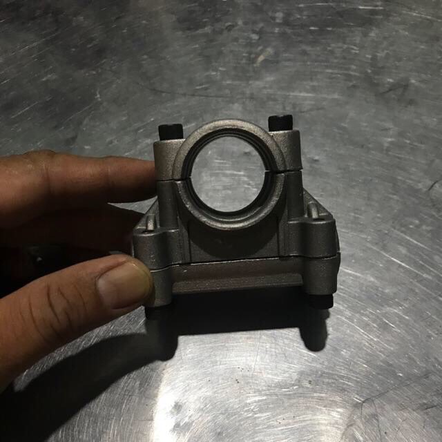 [HCM]Khớp nối tay cầm máy cắt cỏ/ cùm máy cắt cỏ.