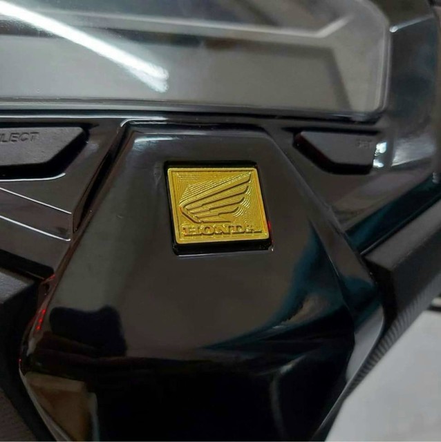 Tem logo honda màu vàng hình vuông - logo honda titan màu vàng