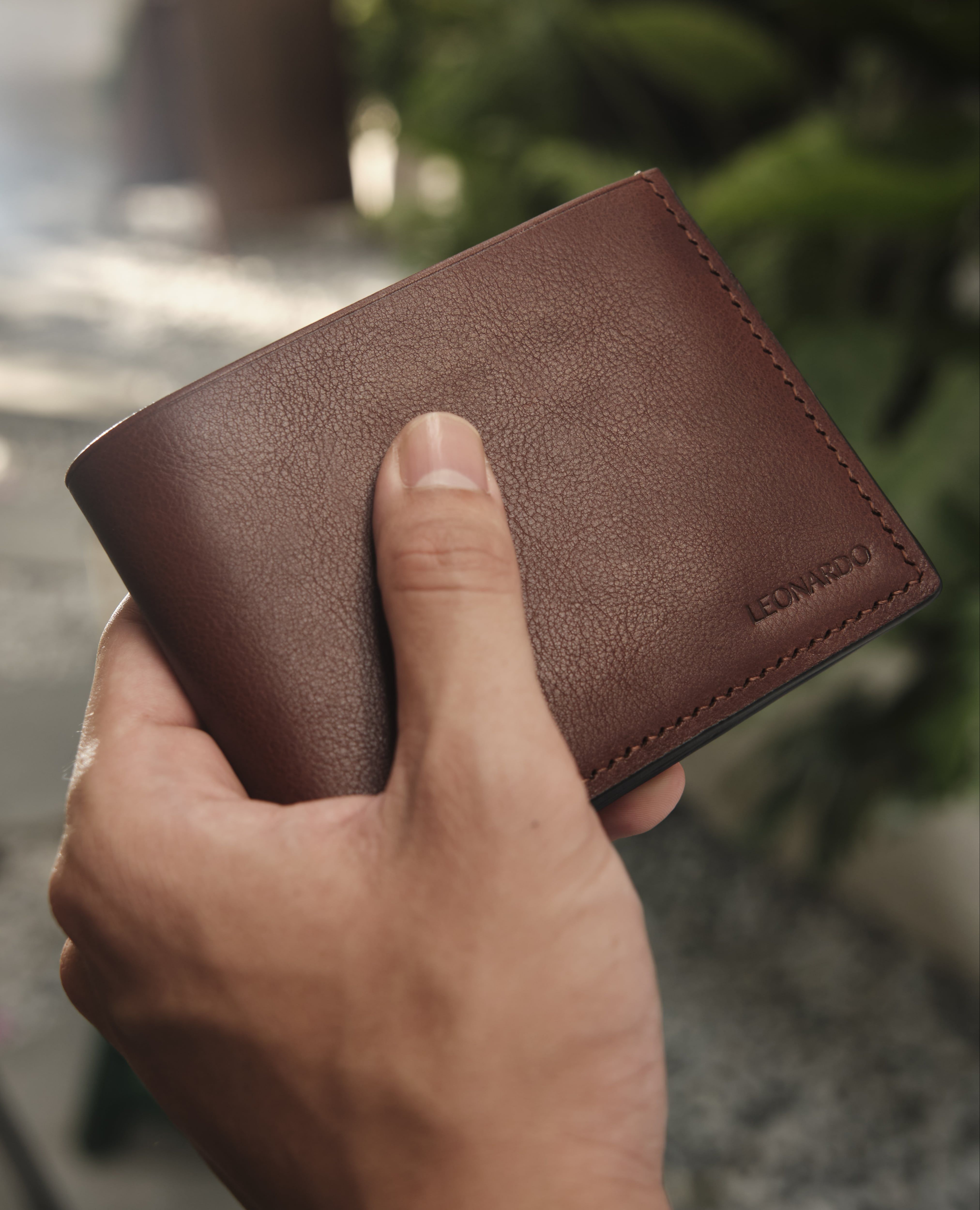 Ví Da Nam Gập Đôi (2 Dáng) Leonardo Hugo Wallet, da Vachetta bền bỉ