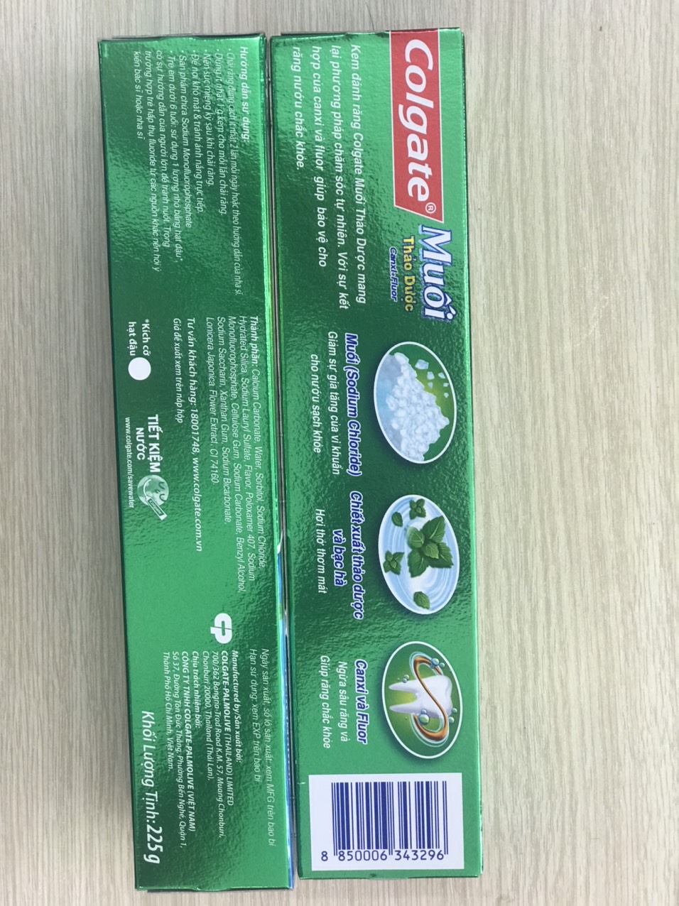 Combo 2 Kem đánh răng Colgate muối thảo dược Canxi + Flour 225g