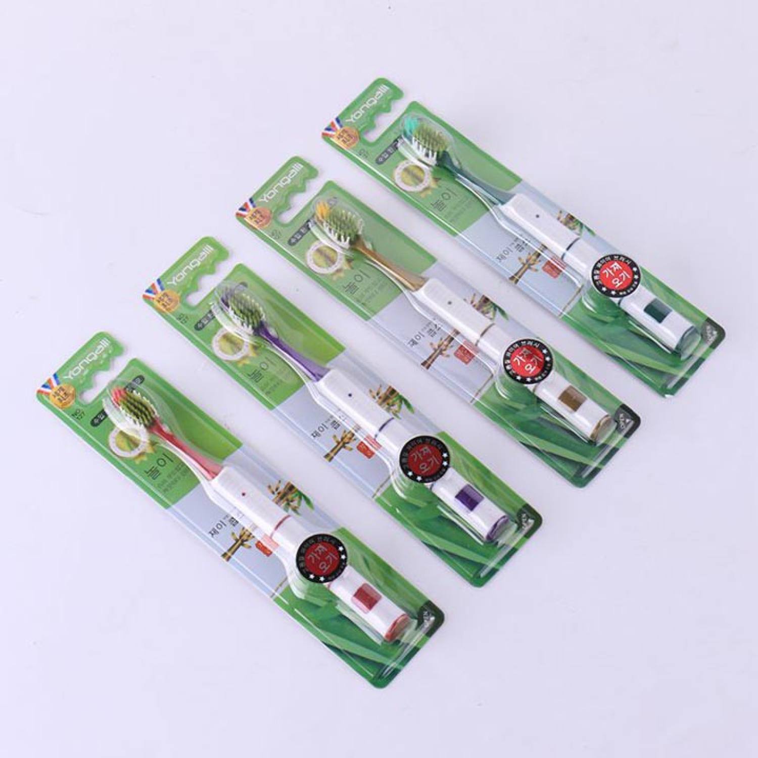 Bàn chải than tre Hàn Quốc 127