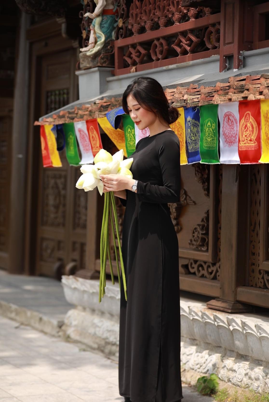 Áo Dài đen lụa nhật sang trọng . quý phái . nghệ thuật giá tại xưởng