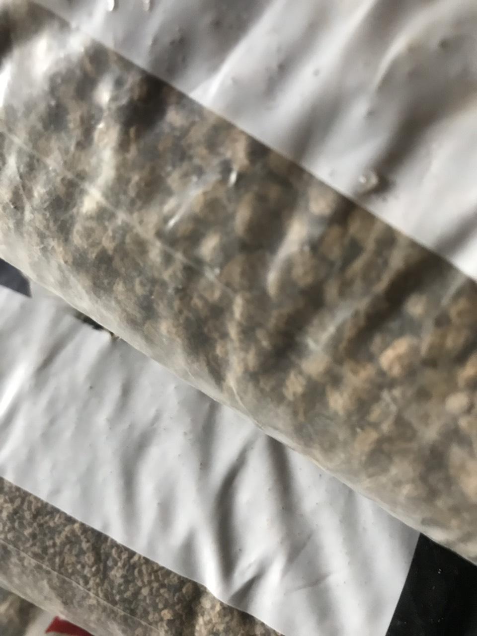 Đất nền Akadama size M hàng chiết lẻ từ bao-1kg