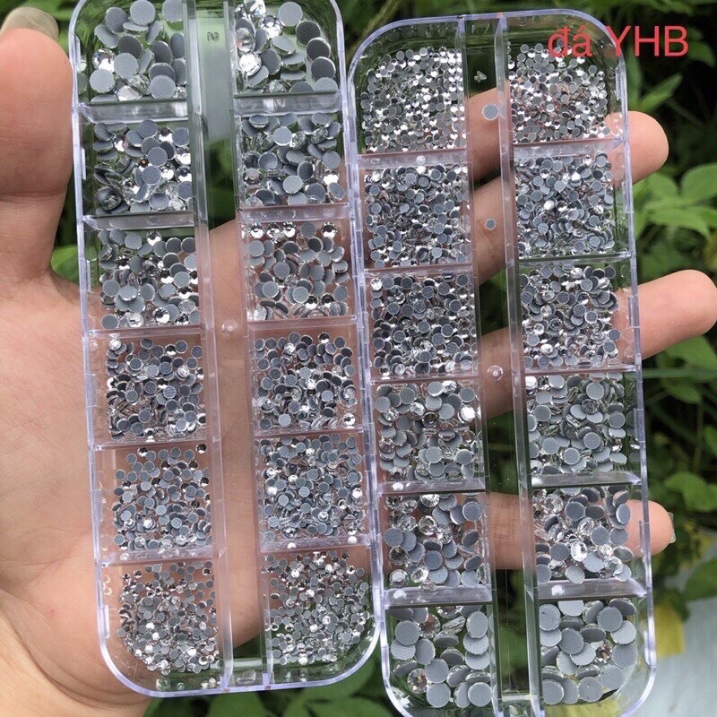 Đá chân keo khay 1440 viên mix size