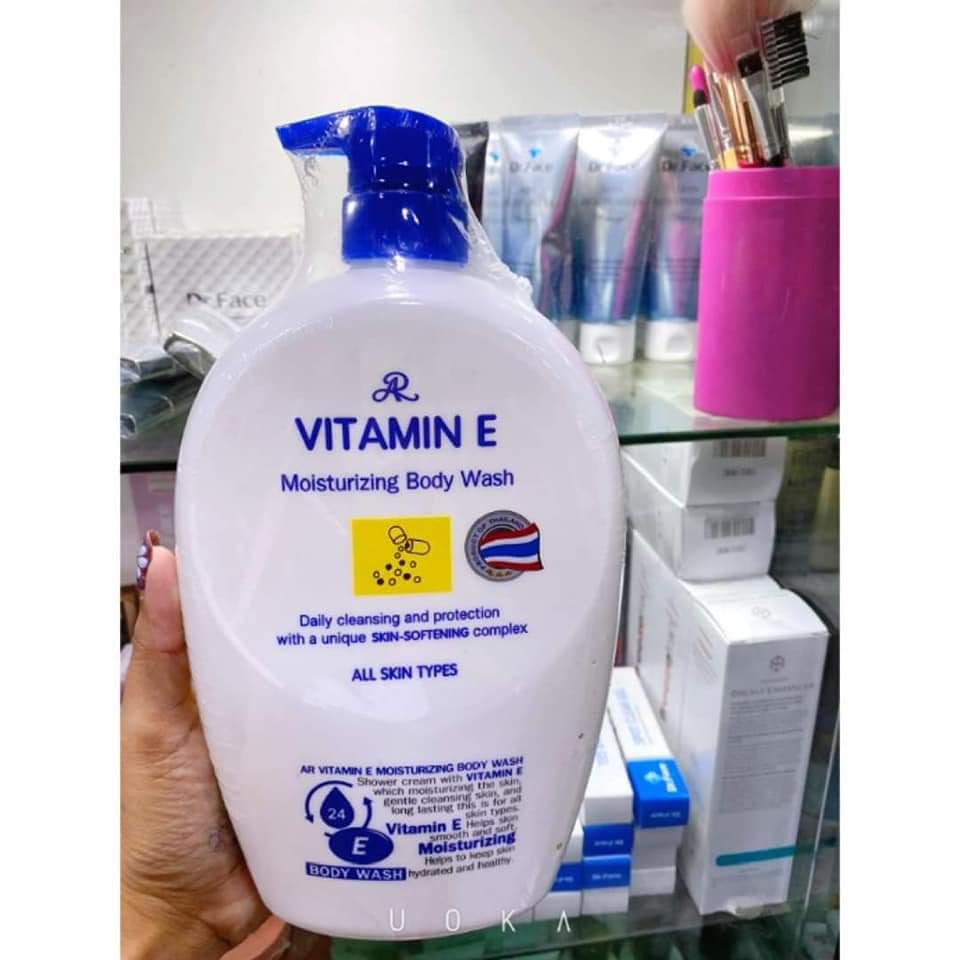Sữa tắm trắng da và dưỡng ẩm VITAMIN E 800ml