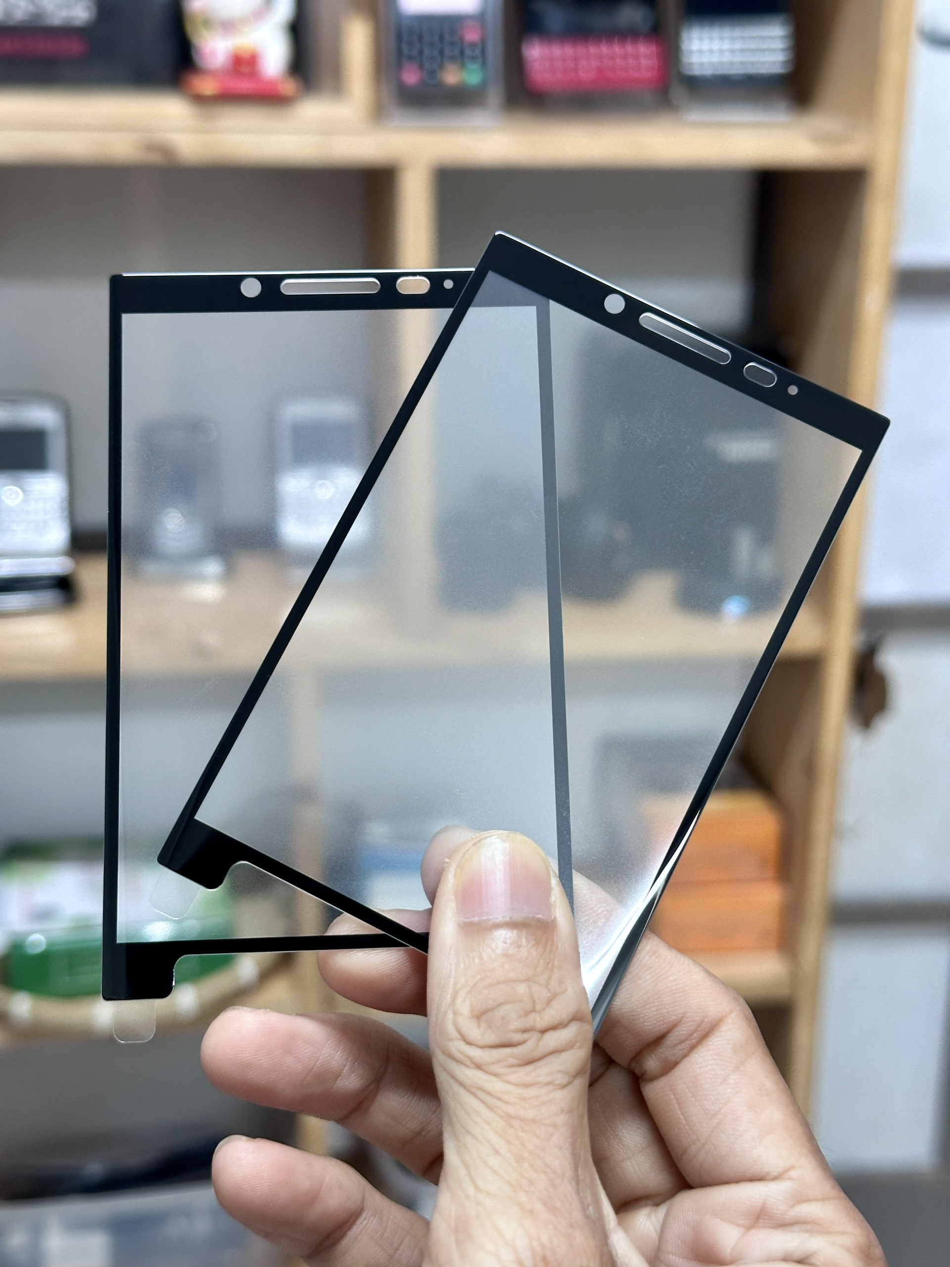 [LaoHac Store] Dán cường lực cho BlackBerry Key 2