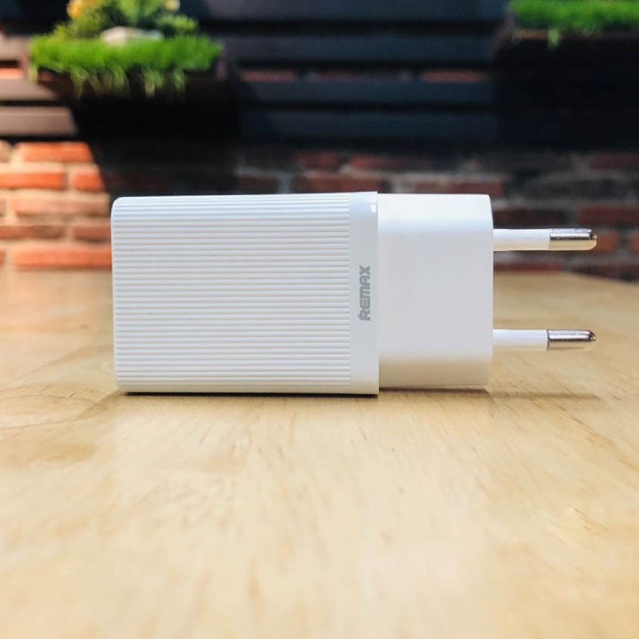 Cốc sạc Remax RP-U42 1 cổng USB max 2.1A