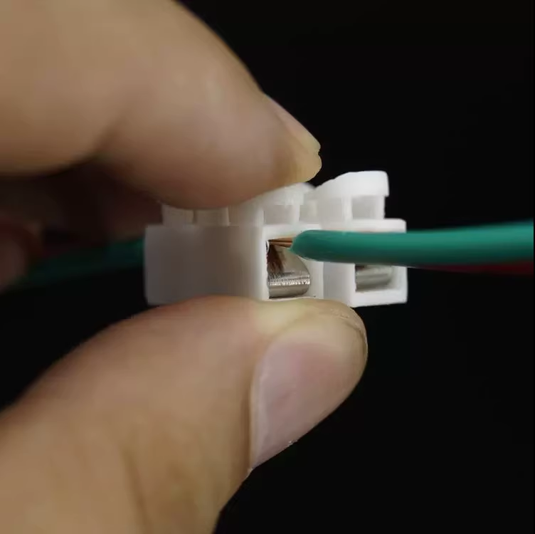 100 chiếc cút nối dây điện CH2
