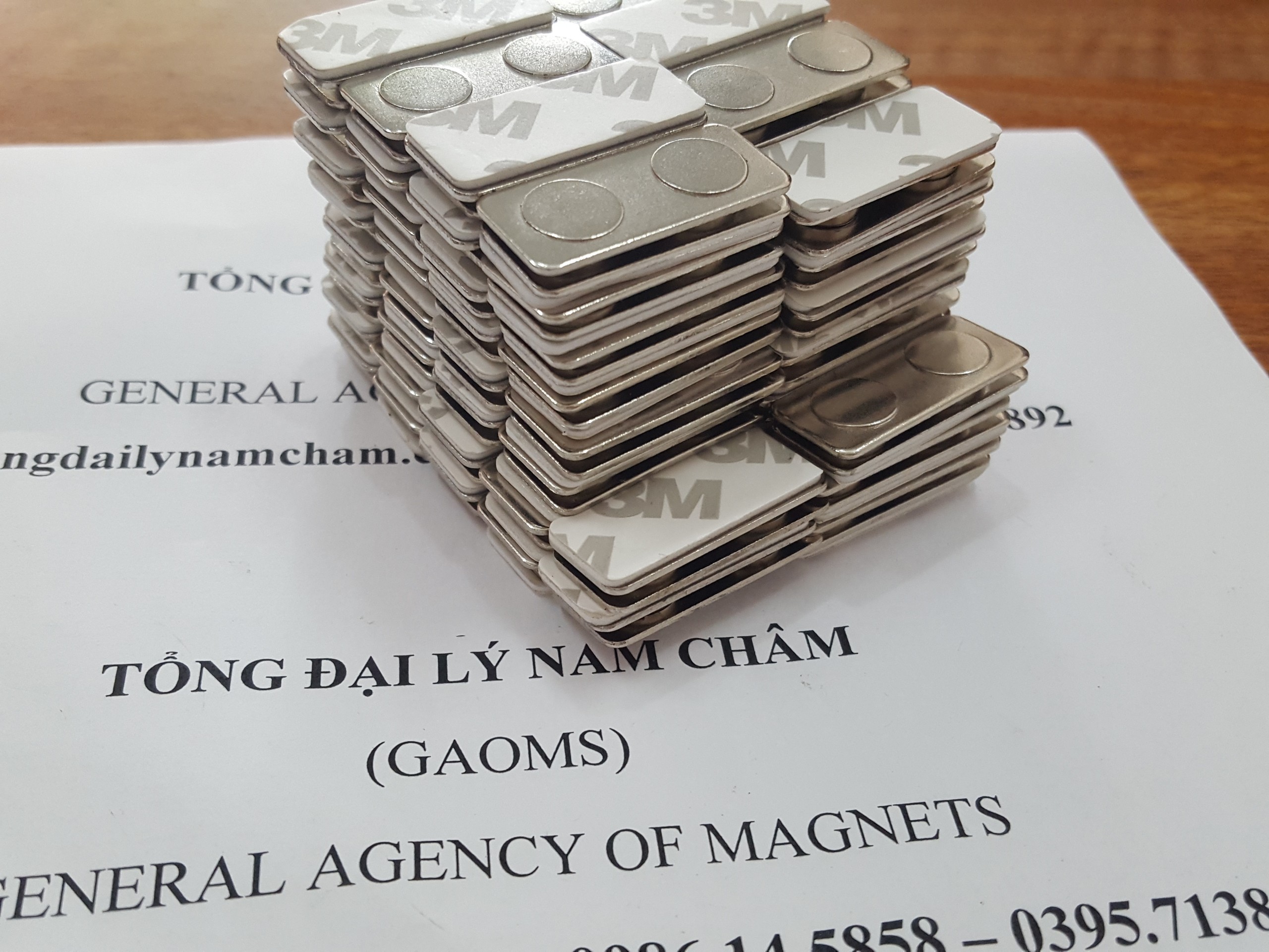 10 cái nam châm thẻ tên