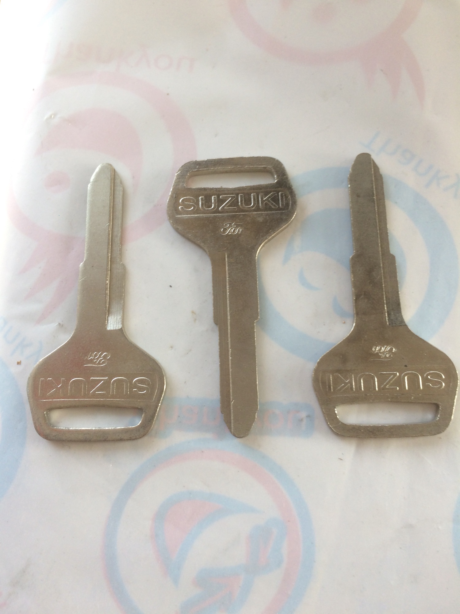 Phôi chìa khoá xe SUZUKI ( combo 3 chìa loại rảnh phải )