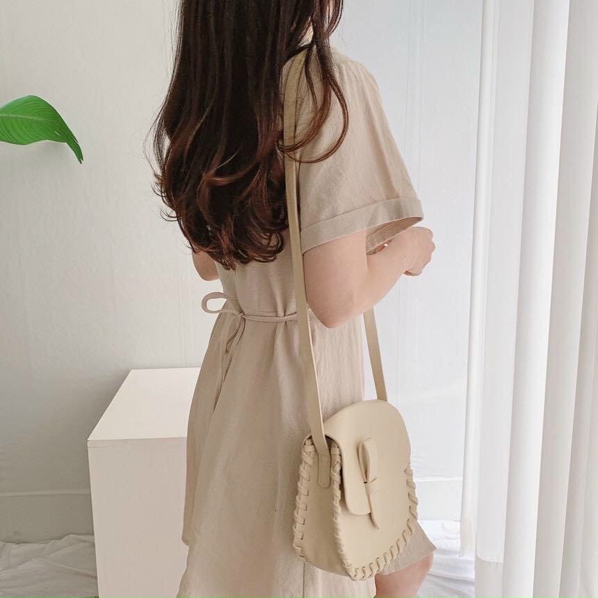 Đầm sơ mi kem nhạt thắt eo