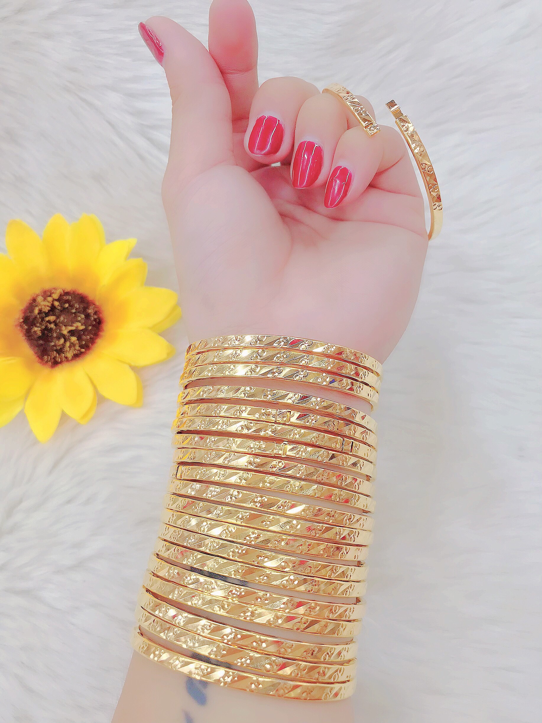 Bộ vòng ximen 7 chiếc mạ vàng 18K có khóa vàng thật cao cấp JK Silver (ximen06), giống vàng thật 99% ,cam kết không đen, không bay màu, đeo cực sang chảnh, thích hợp đi tiệc, mua làm quà tặng, trang sức nữ vàng, lắc tay nữ, vòng tay nữ