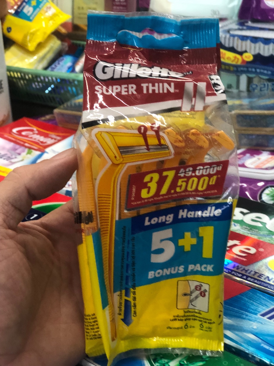 DAO CẠO RÂU GILLETTE CÁN VÀNG ( 5 TẶNG 1)