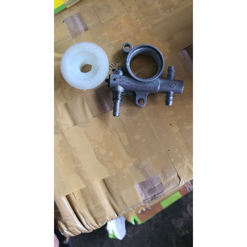 Bộ Heo Bơm Dầu Máy Cưa Xích Ryobi Esk 335 336 3500 435 / Zenoah Komatsu G3500 3401 3200