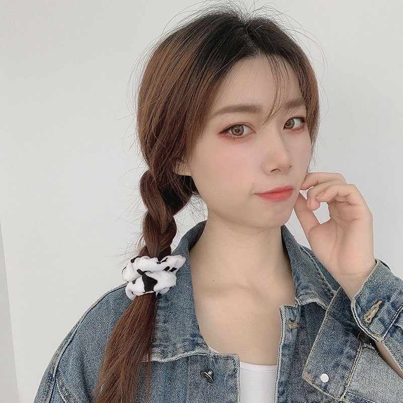 [HCM]Cột Tóc Scrunchies Bò Sữa Lông Nhung Hot Trend