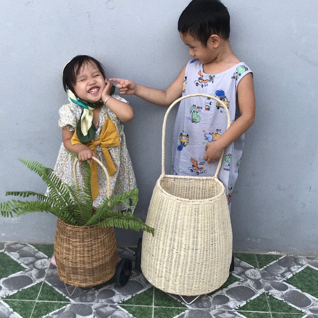 [Hàng Handmade] Xe kéo cho bé LUGGY dành cho chụp hình studio cực xinh, làm bằng mây, kích thước 38 x 25.4 x 74 cm