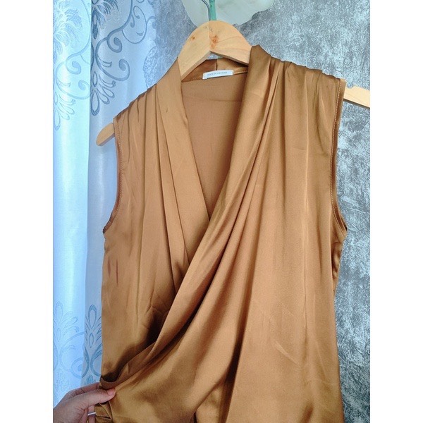 Áo sát nách cổ đổ vải lụa satin dành cho nữ sang trọng, tinh tế