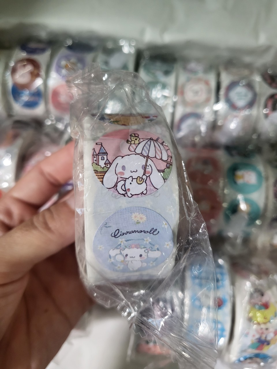 Cuộn sticker 500 tem (giao ngẫu nhiên)