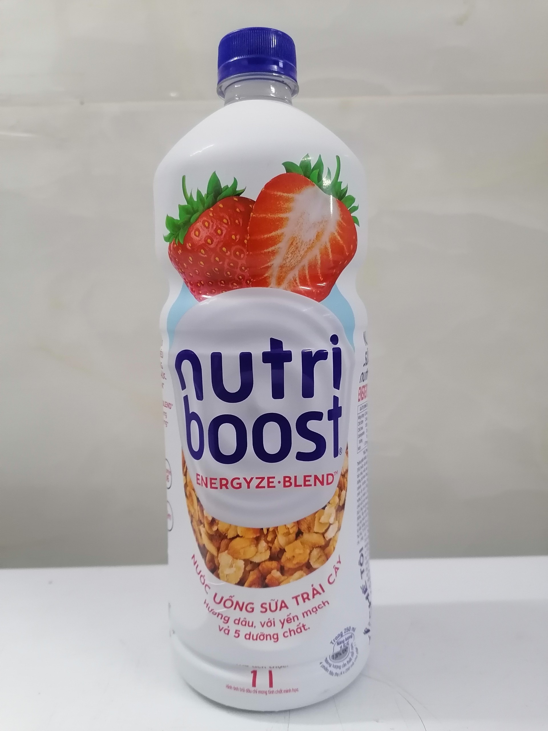 [1 Lít - DÂU] Sữa trái cây hương dâu [VN] NUTRIBOOST Strawberry Milk Flavour (bph-hk)