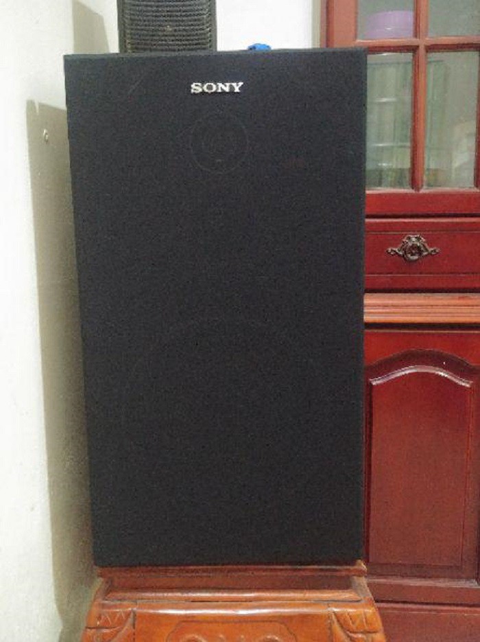 Tem nhôm hiệu Sony dán amply và loa