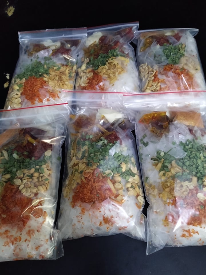 1 bịch bánh tráng trộn