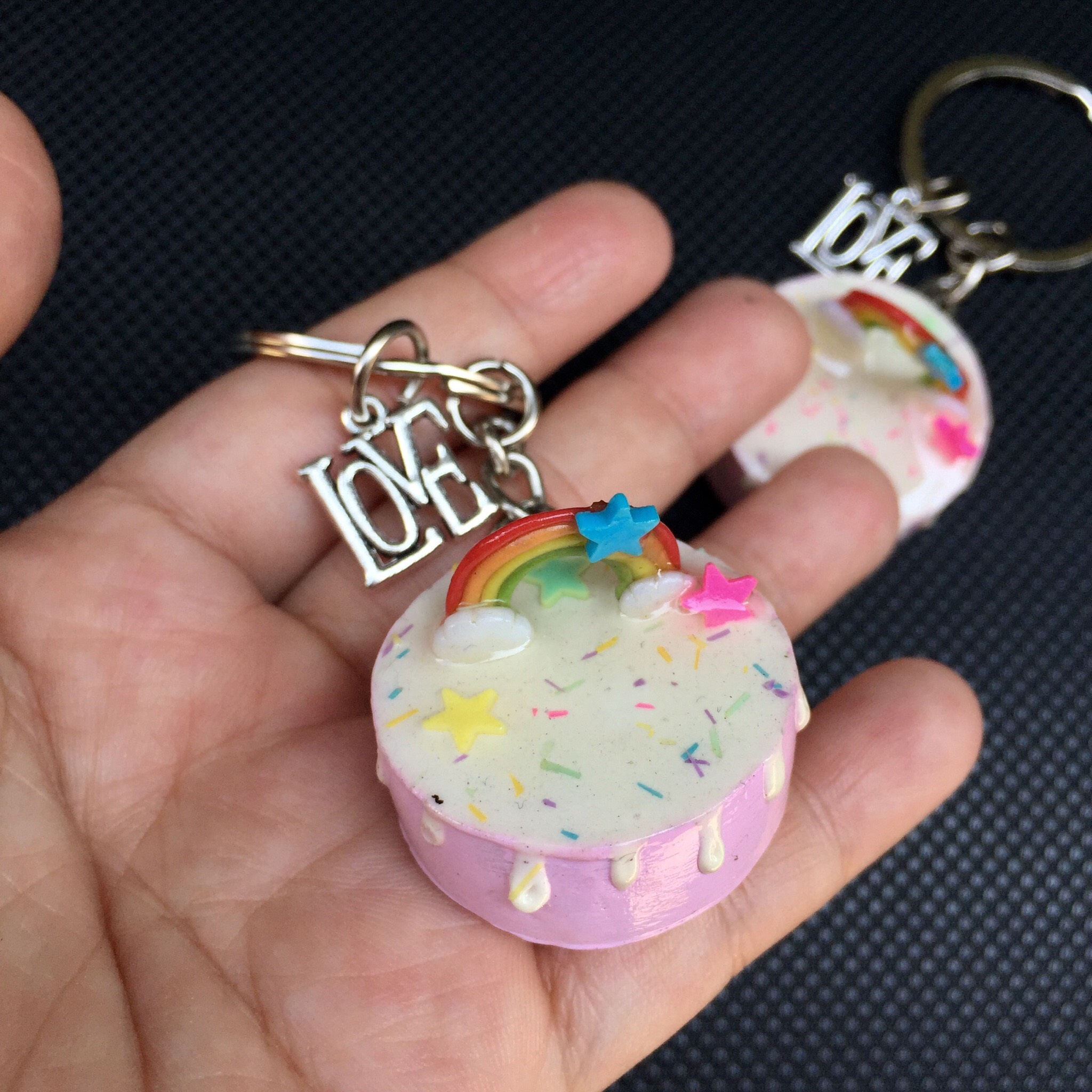 Móc khóa Bánh Sinh Nhật Cầu Vòng Đất Sét Nhật Bản key chain Lilande