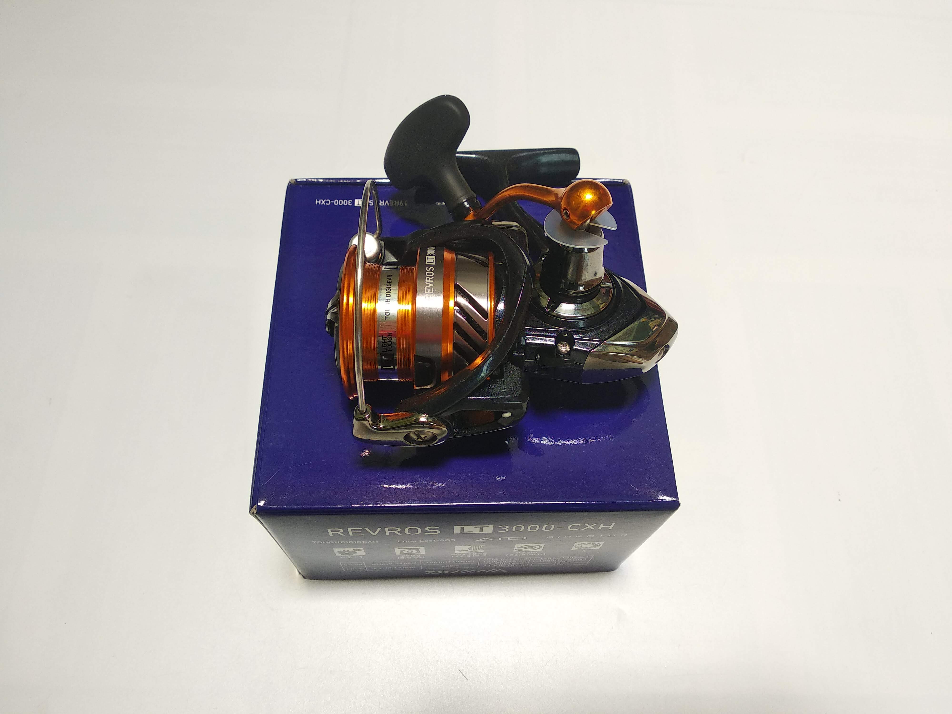Máy Câu Cá Daiwa Revros LT 3000-CXH - Máy Đứng