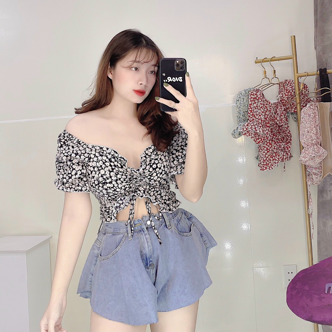 ÁO KIỂU HOA CÚC NHỎ TRỄ VAI DÂY RÚT NGỰC CHẤT VẢI VOAN LỤA DÀY MỊN MỀM MẠI TÔN VẺ GỢI CẢM CHO BẠN NỮ SGR