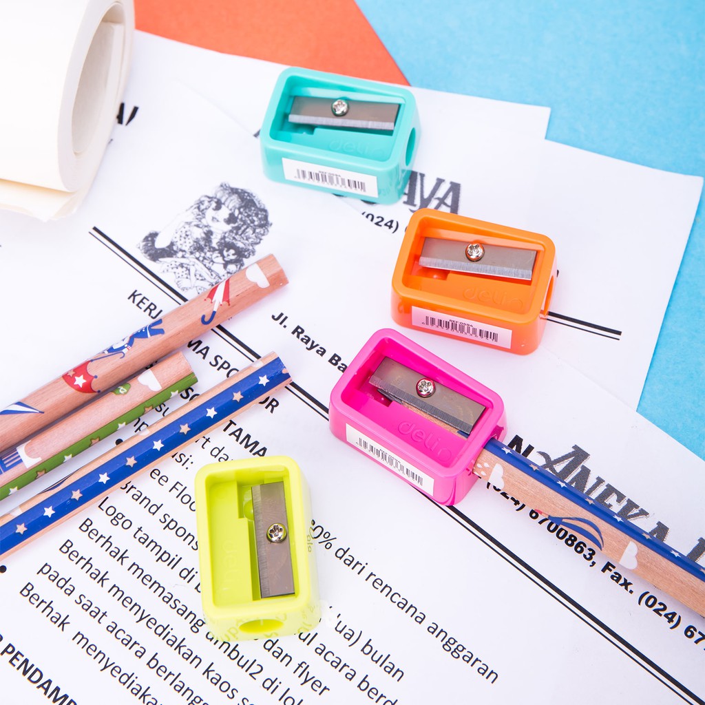 Gọt bút chì học sinh mini Deli - gọt sắc, nhỏ gọn, nhiều màu - Hồng, Cam, Xanh dương, Xanh lá - 4 cái màu ngẫu nhiên - E0594