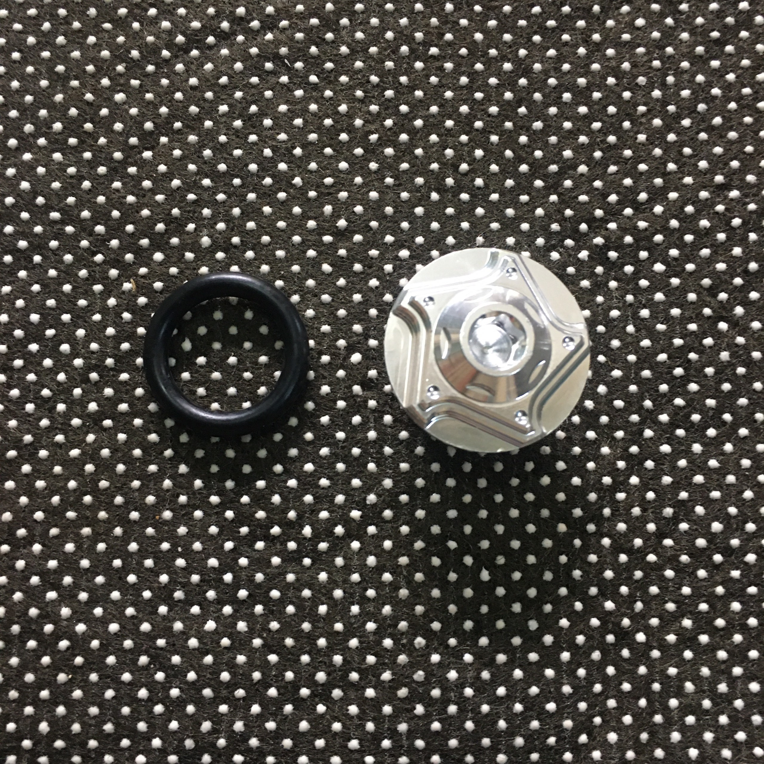 [TRANG TRÍ LỐC MÁY] ỐC NẮP NHỚT XE RAIDER, SATRIA NHÔM CNC NGUYÊN KHỐI ĐỘ MÀU CÁ TÍNH TRANG TRÍ XE TẠO ĐIỂM NHẤN (MÀU BẠC)