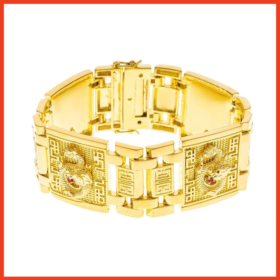 Lắc tay vàng nam bản to rồng Zidcon: Với thiết kế độc đáo, lắc tay vàng nam bản to rồng Zidcon đã trở thành một trong những trang sức được săn đón nhiều nhất. Với chất liệu vàng 18K cao cấp và đính đá tinh xảo, đây là món quà tuyệt vời để biểu lộ tình cảm đến người thân yêu của mình.