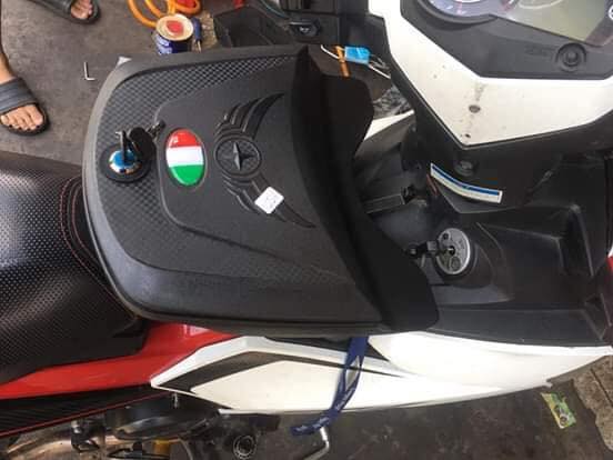 Thùng đựng đồ ở baga xe Exciter 150 và giá full phụ kiện