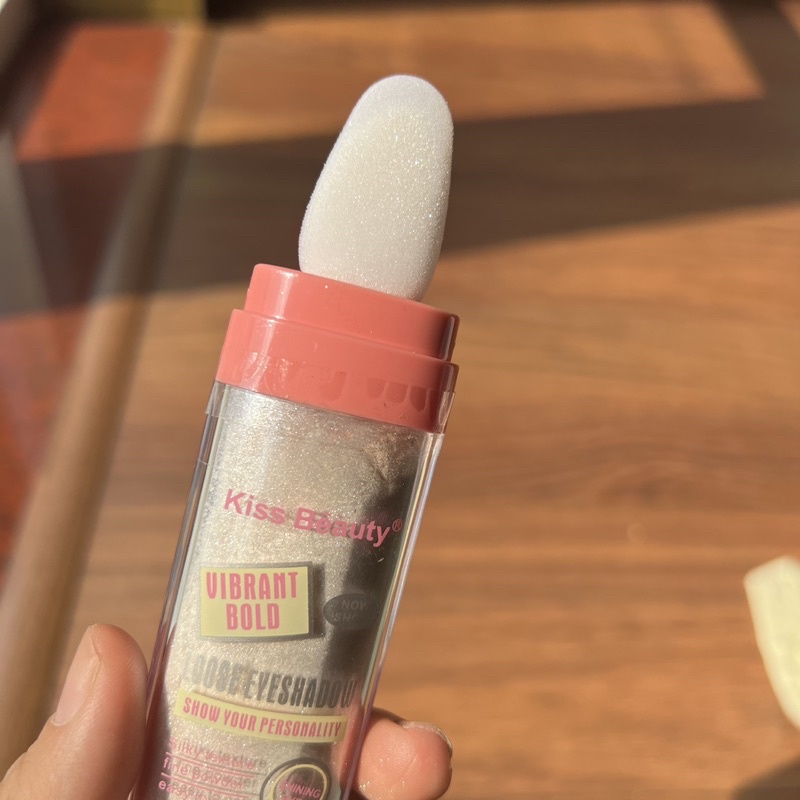 Phấn phủ bột nhũ bắt sáng Kiss Beauty lấp lánh