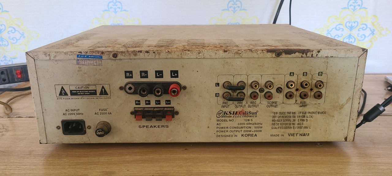 Ampli CaliSun model: PRO-128S ( 8c ) còn chạy, bán xác