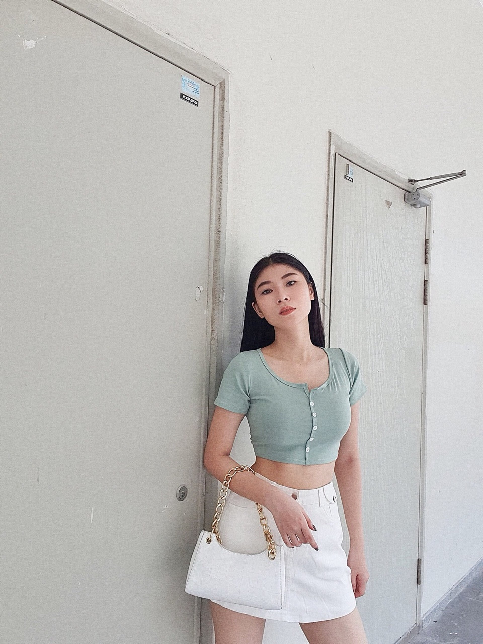 Áo croptop Nút Thật - Cúc Thật