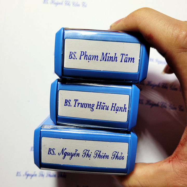Khắc con dấu tên Bác Sĩ theo yêu cầu