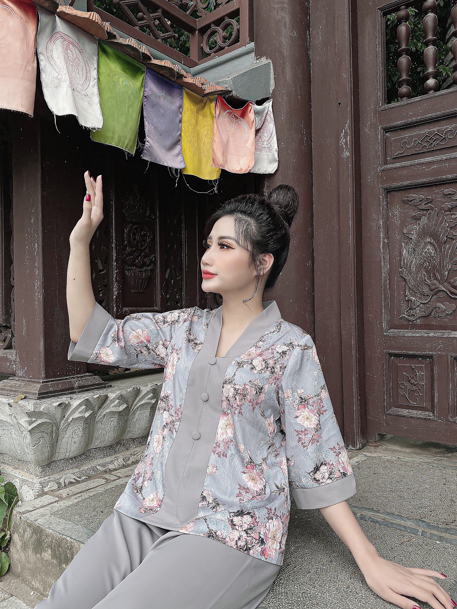 Set Lụa Vân Đi Chùa Cao Cấp Và Sang Trọng Nhất Hiện Nay