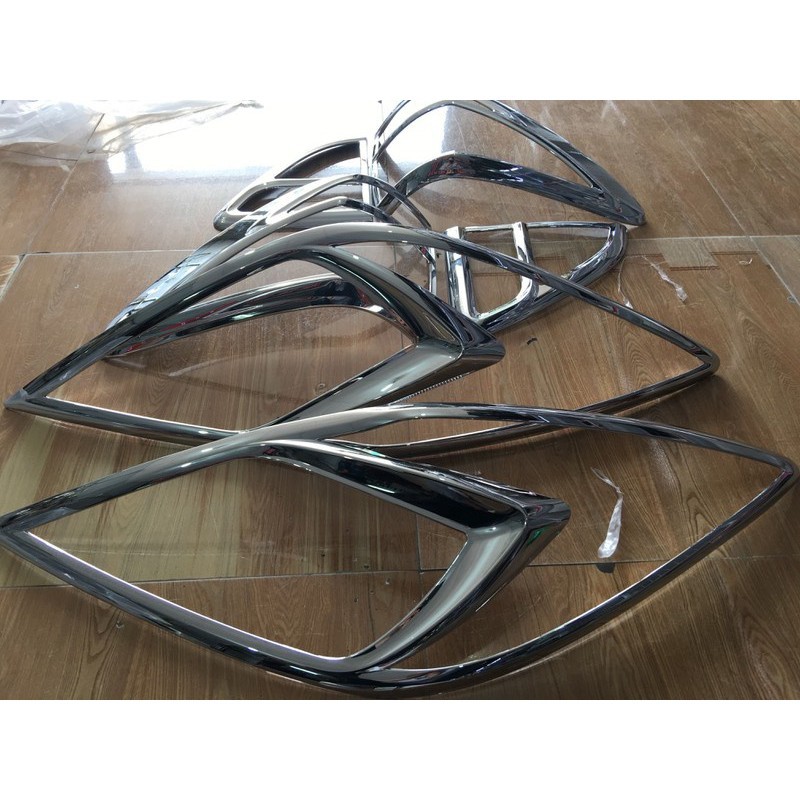 Ốp viền đèn pha + hậu MAZDA BT50 mạ crom