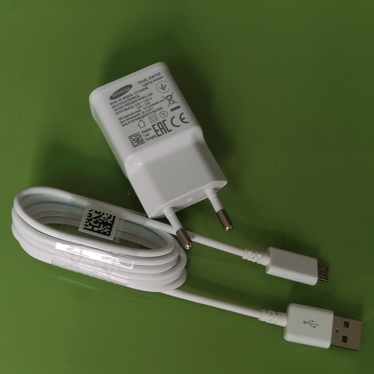 [HCM]Bộ sạc nhanh dành cho Samsung Fast Charge dùng cho tất cả các dòng Samsung Galaxy / S3S4S5S6S7 / Note34567 / J2J3J4J5J6 J7(2018) / (Trắng) - Sử dụng cáp sạc chui đầu nhỏ micro USB
