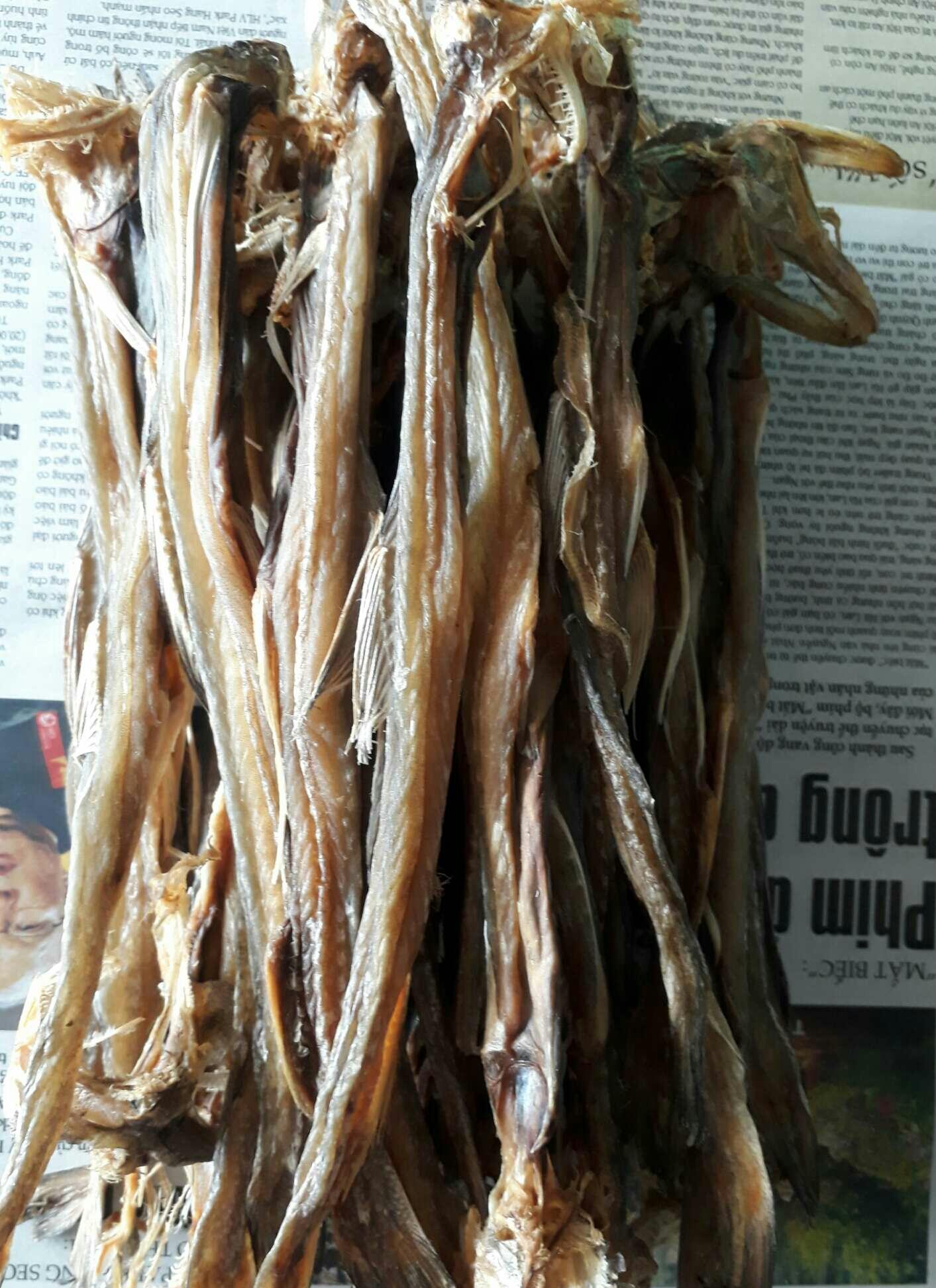 0.5 kg khô cá khoai loại to nhất (bằng ngón tay trỏ)