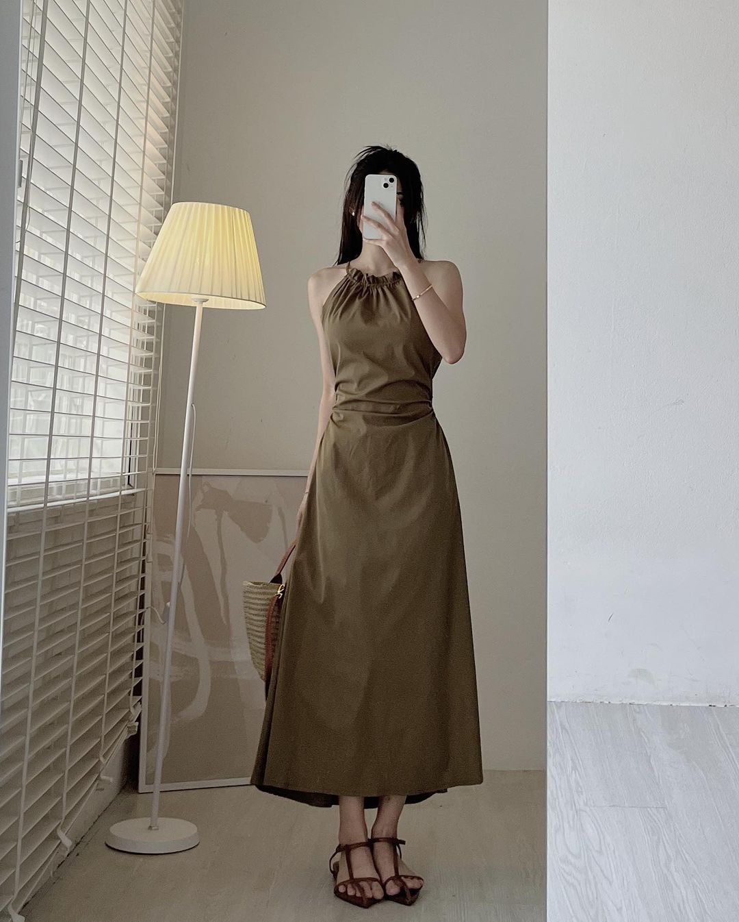 Váy dài cổ yếm rút dây cut out lưng Tesoro clothes