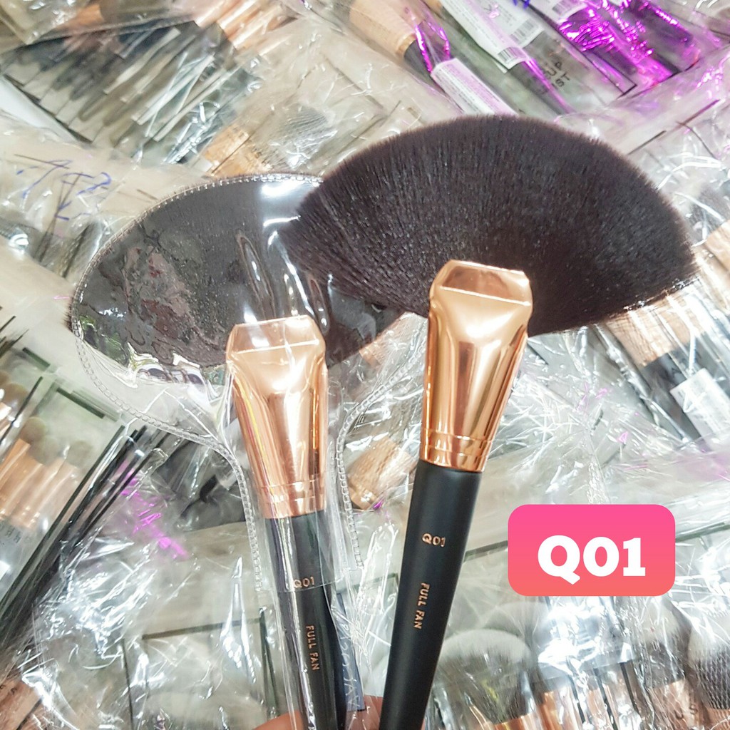 Cọ Phủi Quạt Vacosi Fan Powder Brush Q01