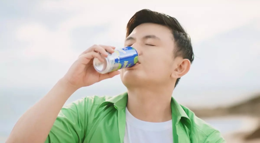 [ LỐC 6 LON ] Nước Dừa có cơm dừa Vinut 325ml