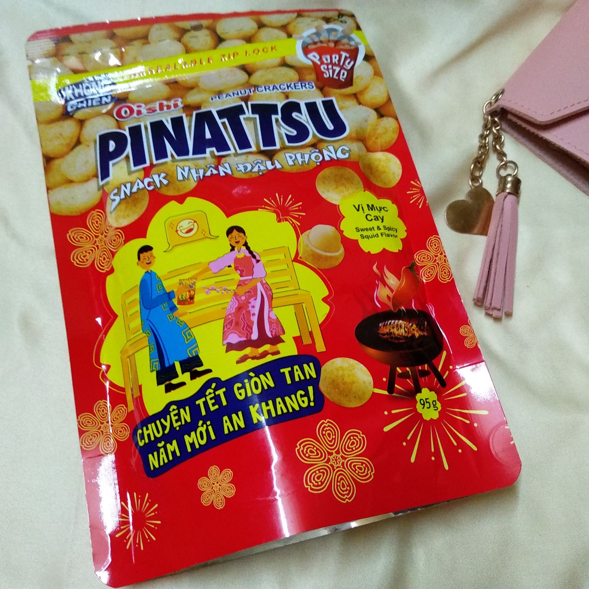 Đậu phộng vị mực cay Pinattsu Oishi (95g - Không chiên)