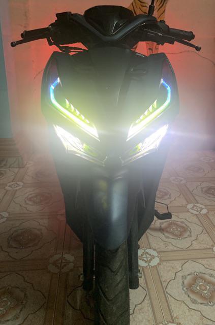 Dán pha đèn xi nhan Vario 2018 2019 2020 Nền Đen DeCal