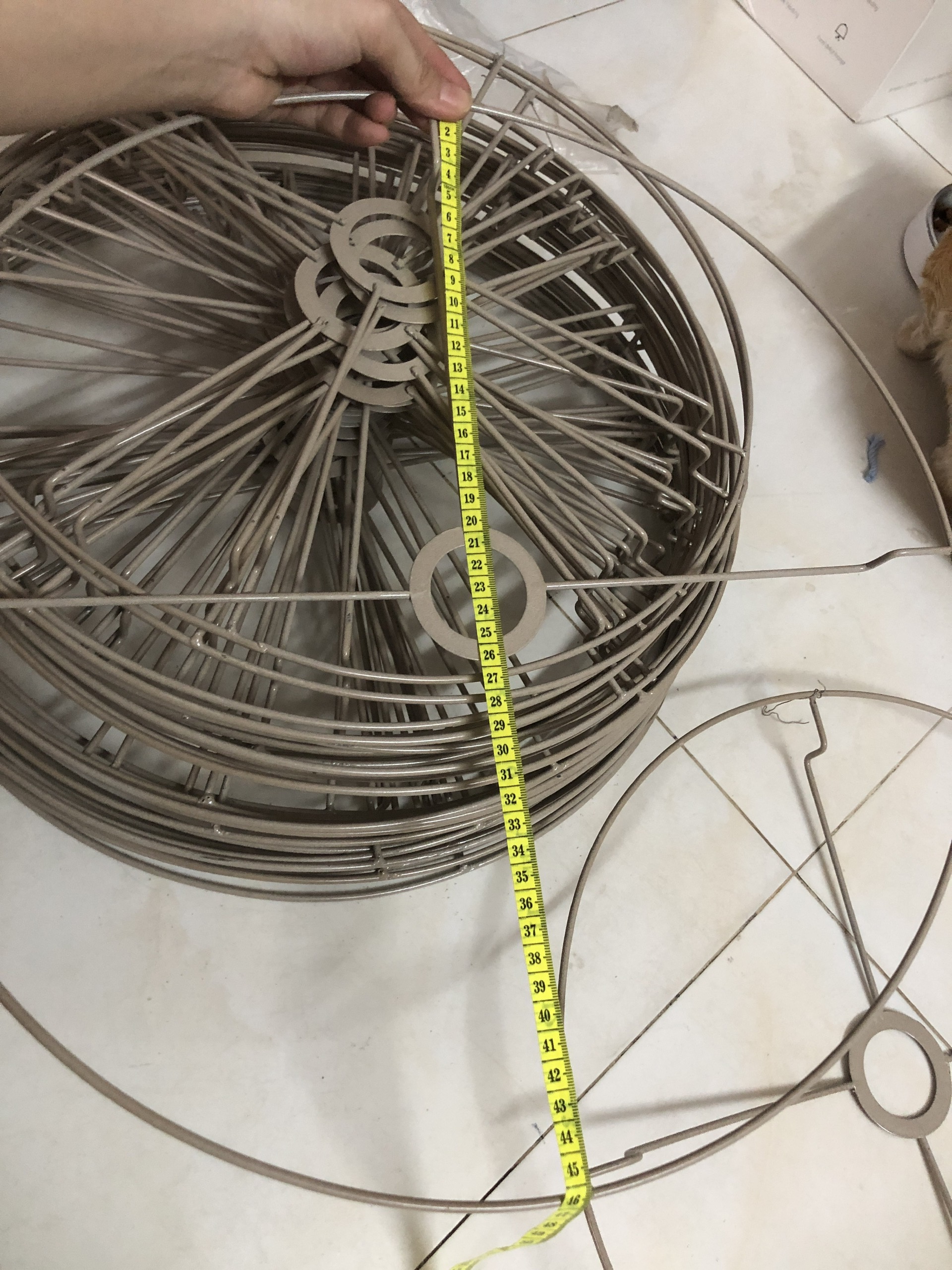 Chao đèn, khung đèn sơn tĩnh điện là handmade, đèn macrame