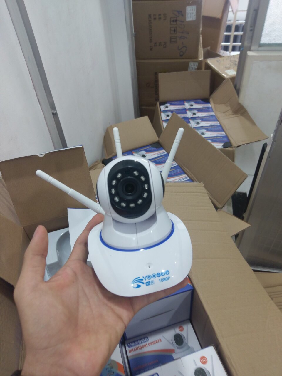 Camera không dây Full HD xoay 360 độ