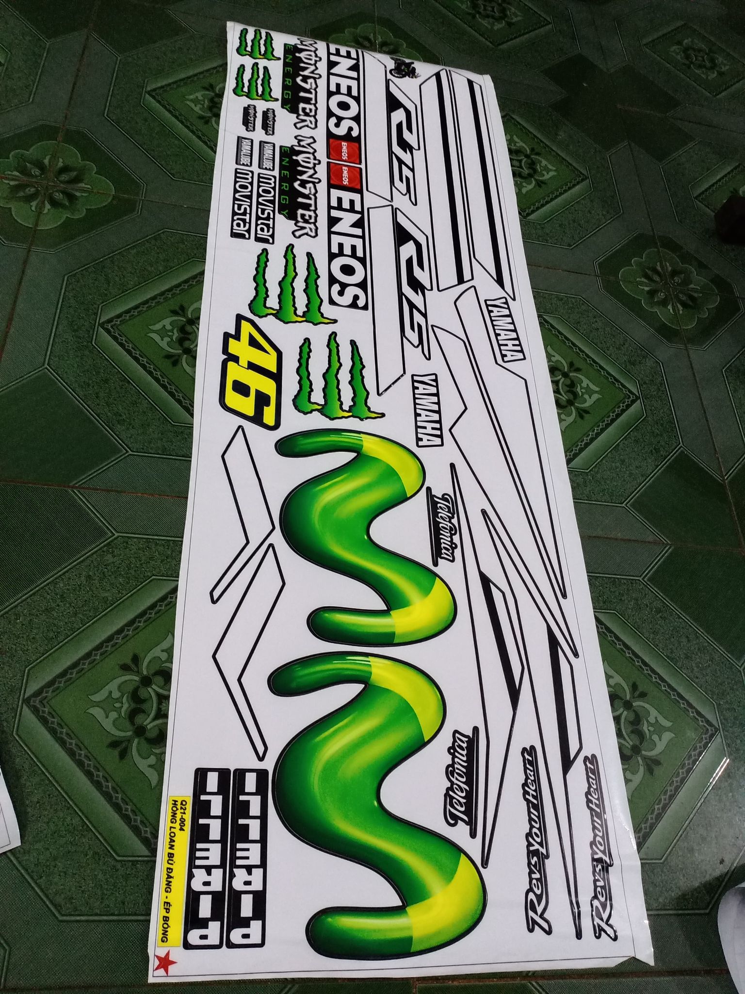 tem rời R15 xanh xe đen